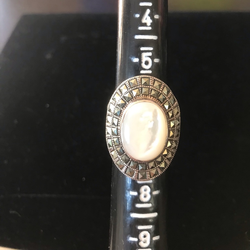 Mother of Pearl Marcasite Ring Size 6.5 - Picture 2 of 6
